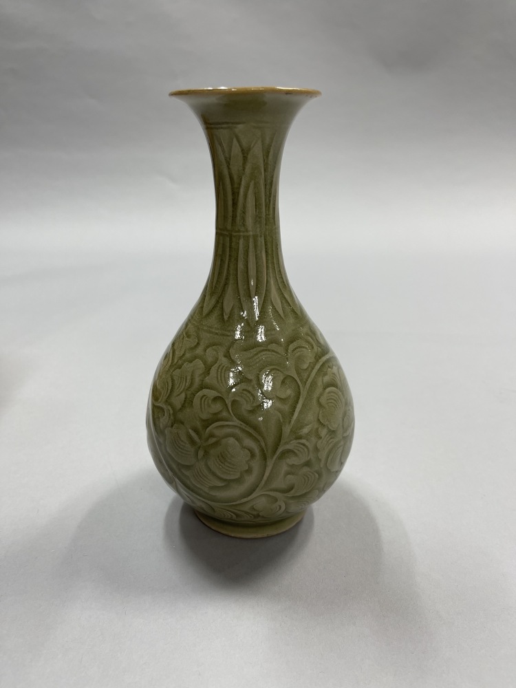 LOT 0462 北宋耀州窯刻纏枝牡丹紋瓶