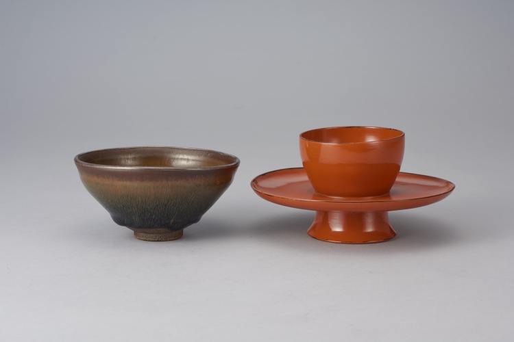 LOT 0807 宋建窯兔毫天目茶碗朱漆盞托一套（淡々斎箱書）