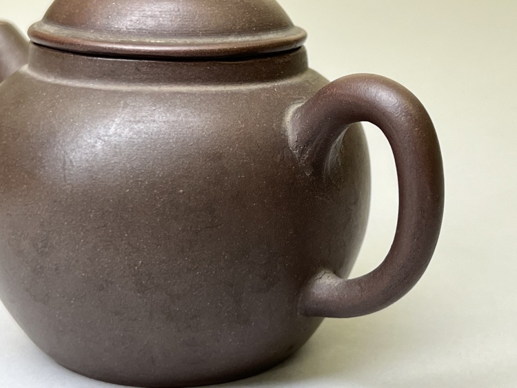 LOT 0447 葛明昌 紫砂壺