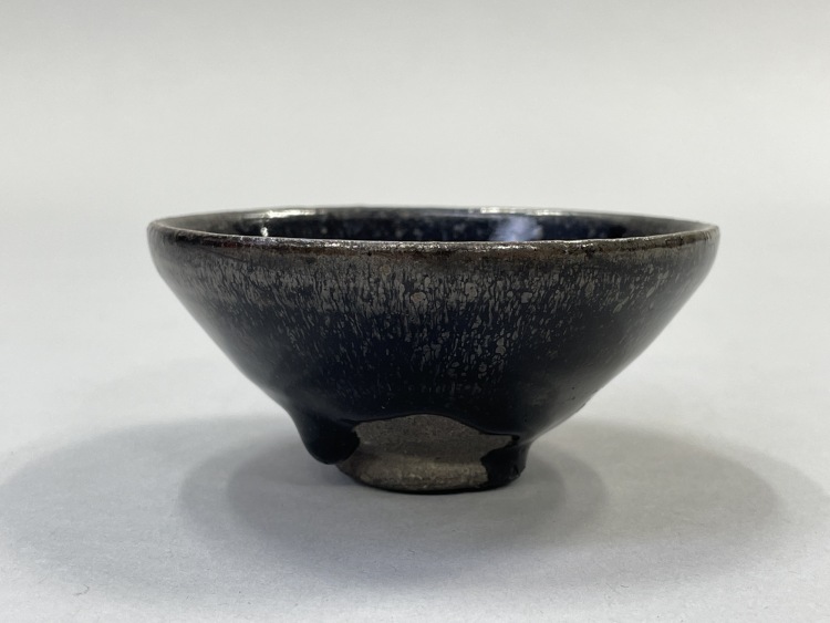 中国　宋代　建窯　黒釉　油滴天目碗　M　R4043 油滴天目茶碗（建盞） ｜九間堂・京都二条・コレクション（販売