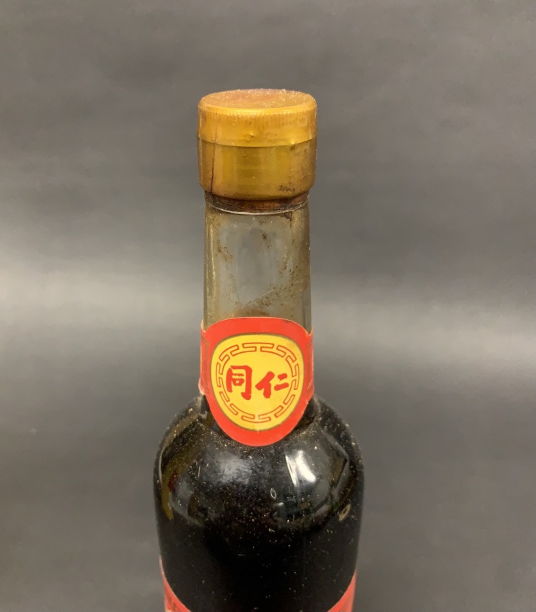 LOT 927 70年代北京同仁堂虎骨酒