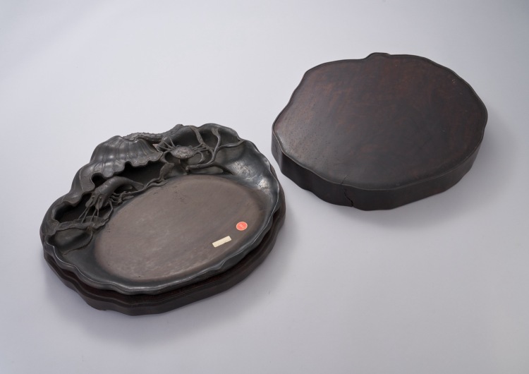 LOT 0988 清 端石荷塘清趣大硯