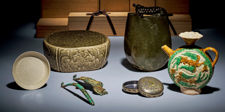 中国古美術・旧蔵鎏金高台を持つ龍お酒用グラス・純銅細密彫・純手作り・高浮彫・酒具 中国古美術・旧蔵収鎏金龍酒具・純銅细密彫・純手作り・高