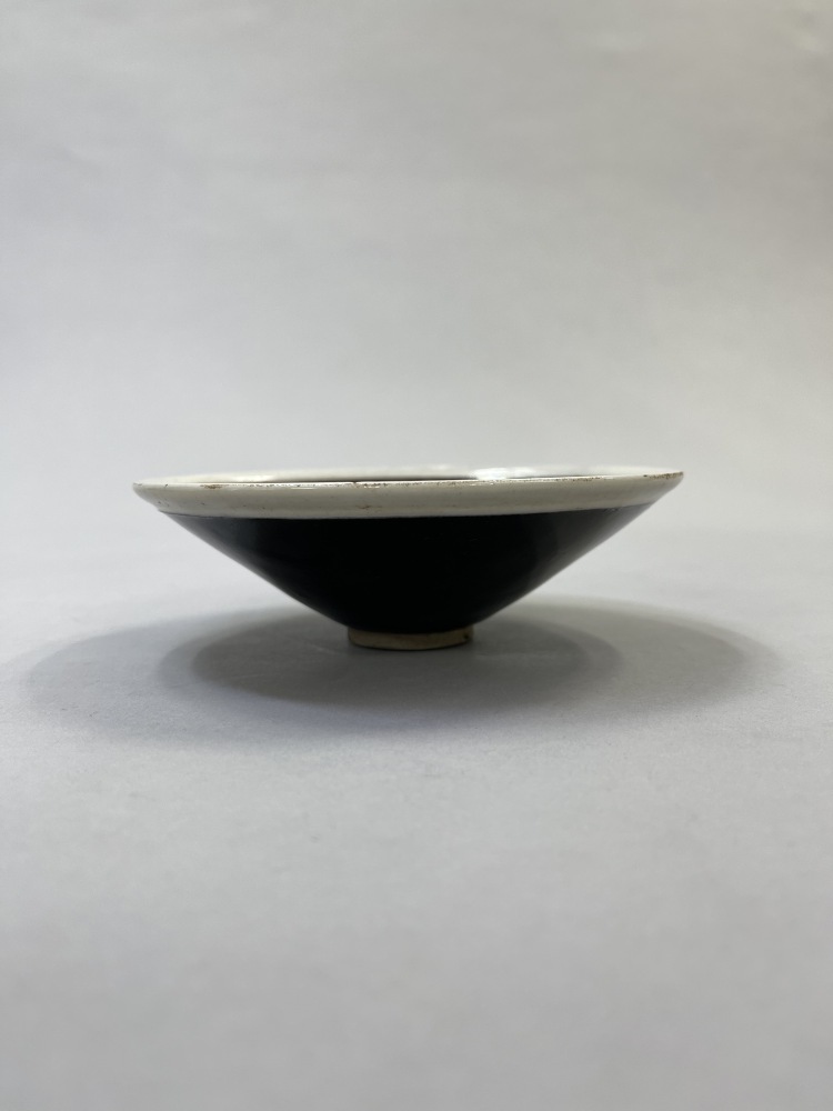 磁州窯 磁州窑：是中国古代北方最大的民窑体系，窑址位于河北省磁县
